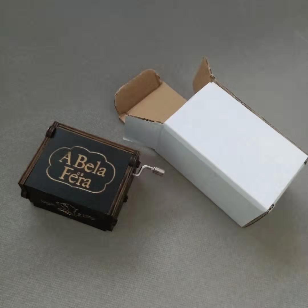 Caixa de Música em Madeira Entalhada Antiga – Presente de Natal, Aniversário e Decoração de Festa