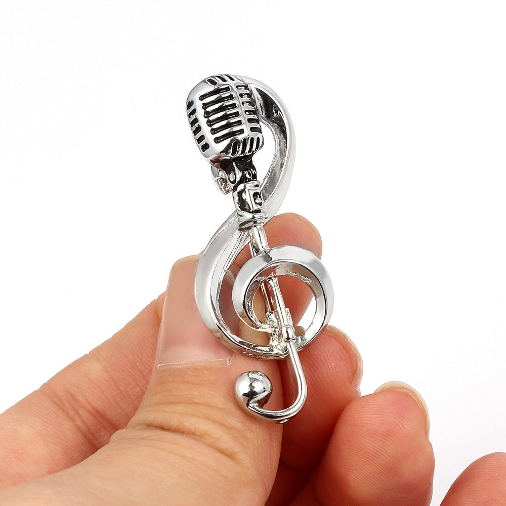 Pin Musical Retro em Forma de Microfone